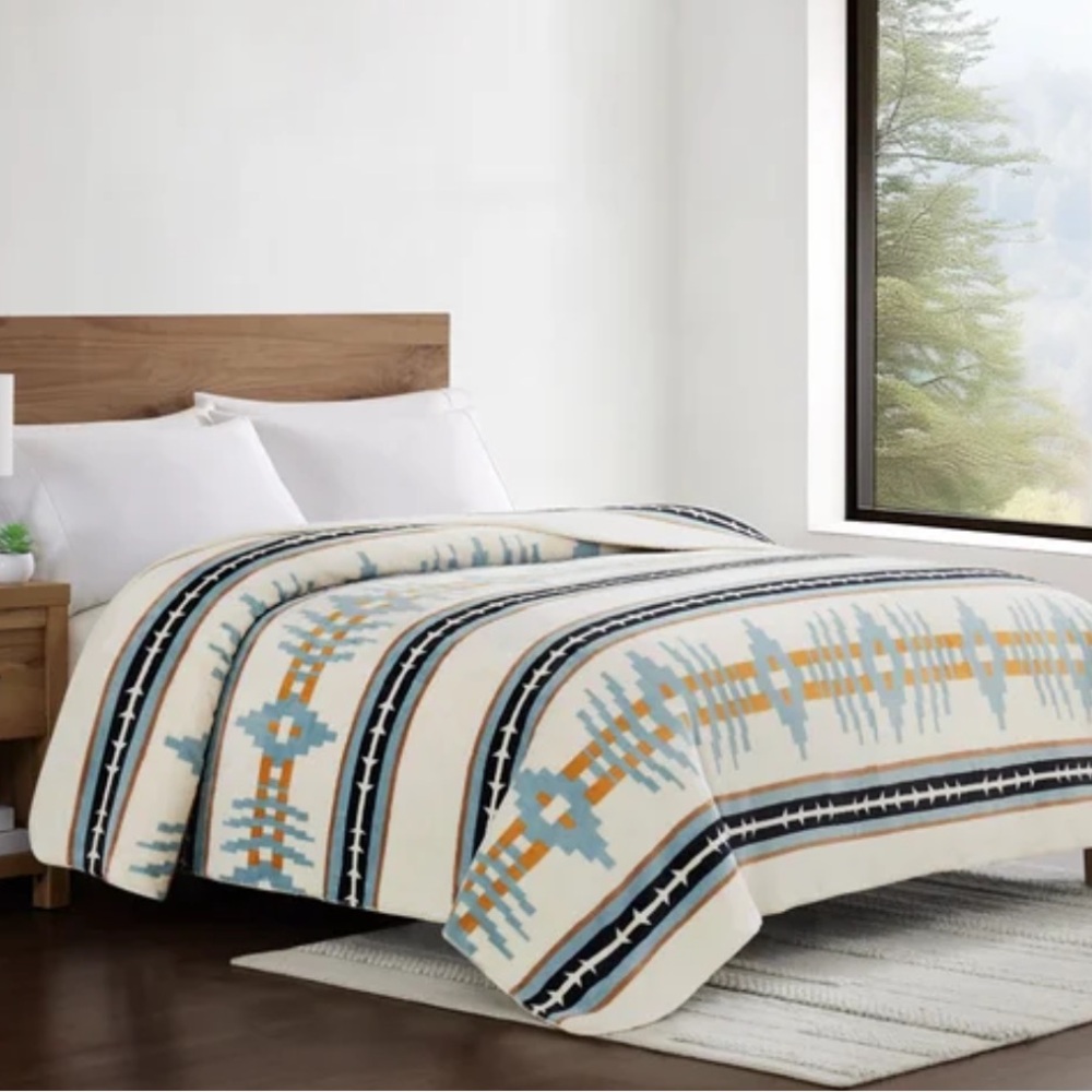 BNWT! Pendleton Queen size blanket - Picture 2 of 6